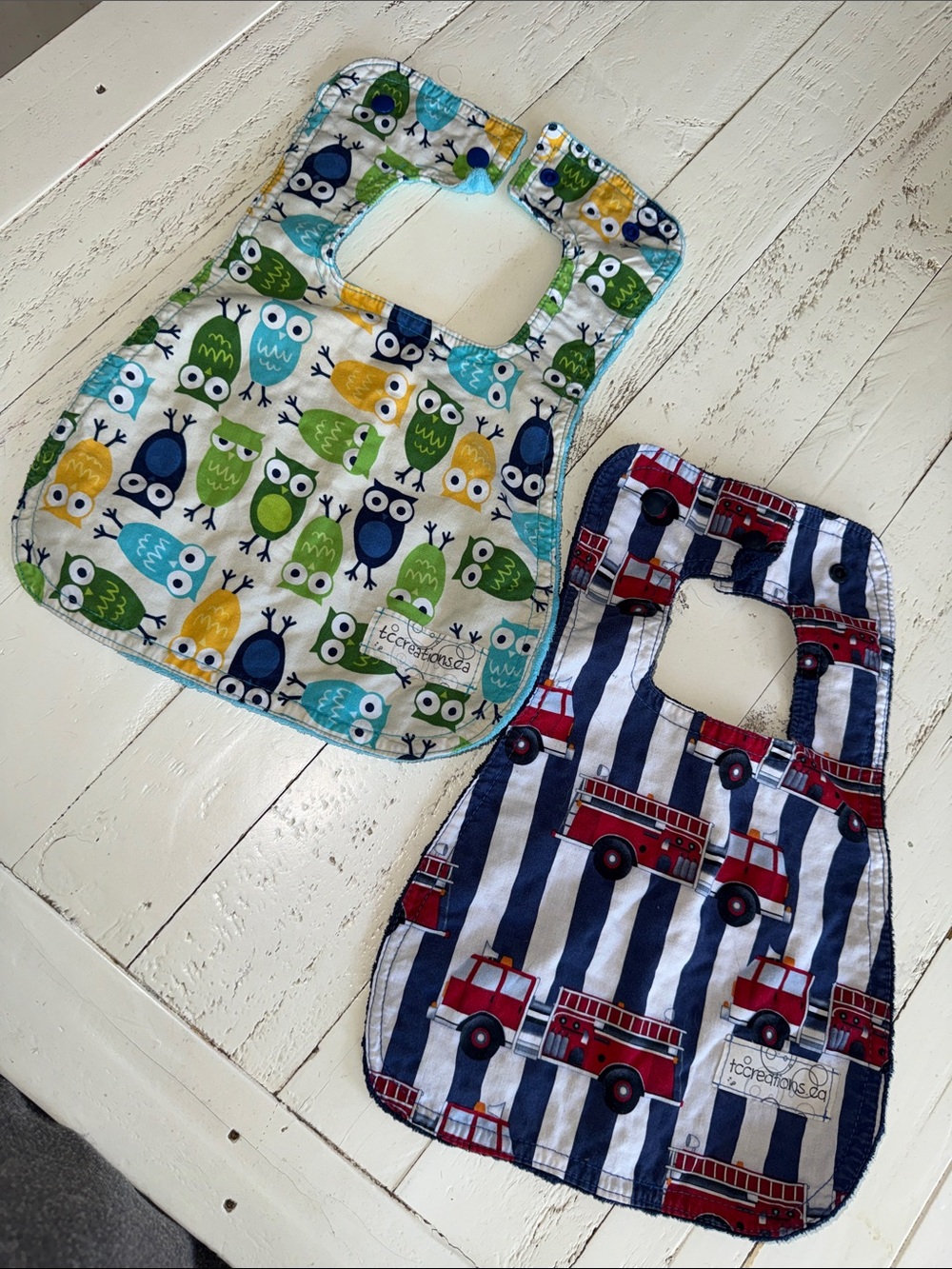 0/12m Tc creations Handmade Kids Bibs - Owl & Firetruck Prints (Green, Blue, Red